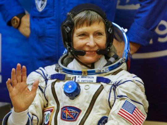 Американка Пегги Уитсон провела на орбите 290 суток, побив рекорд среди женщин