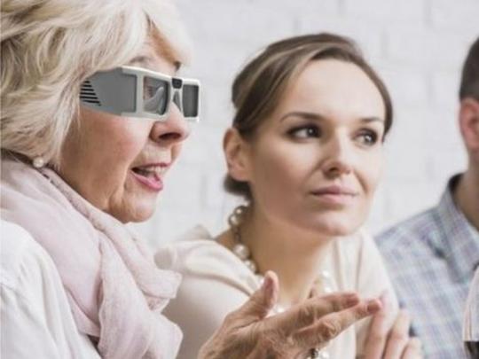 Чудеса медицины на CES-2018: очки, улучшающие зрение, и маска «от храпа» (фото, видео)