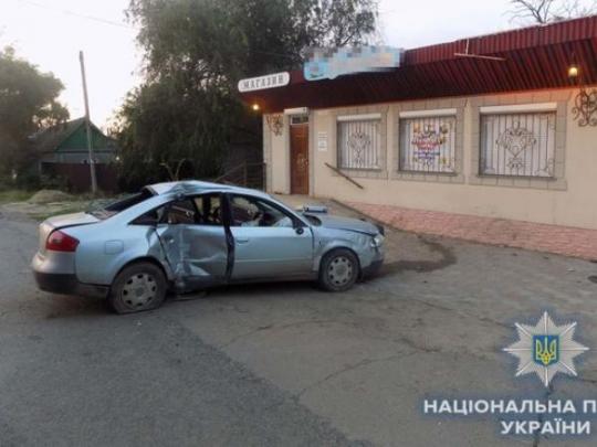 Под Одессой авто въехало в стену магазина: есть жертва и пострадавшие