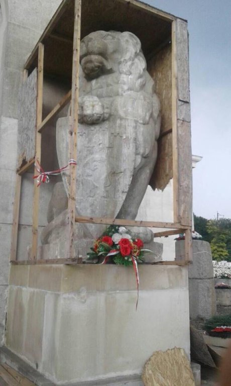 Поляки устроили наглую провокацию на известном кладбище во Львове (фото)