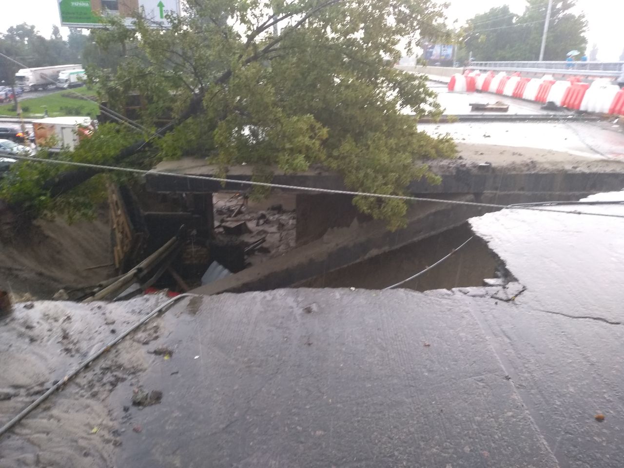 Последствия непогоды в Киеве: спасатели обнародовали шокирующую статистику
