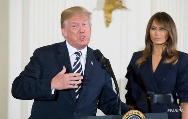 Трамп написал имя жены с ошибкой