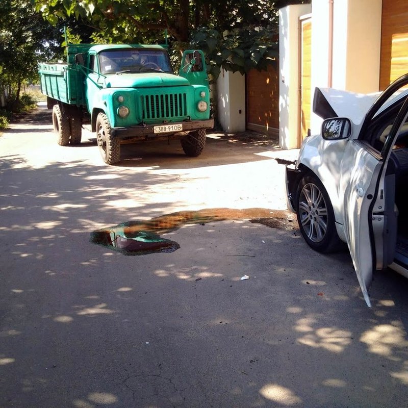 В пригороде Одессы совершено дерзкое покушение на активистов (фото)