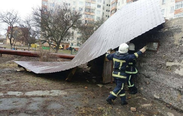 Непогода в Киеве: пострадали четыре человека