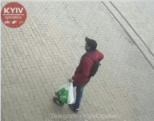 Забрал велосипед у ребенка: в сети показали фото наглого вора, орудующего в Киеве