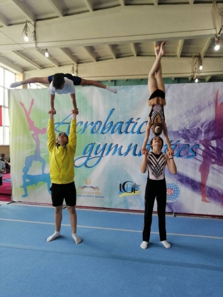 Юные одесские акробаты вернулись победителями с чемпионата страны в Виннице 