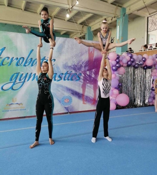 Юные одесские акробаты вернулись победителями с чемпионата страны в Виннице 