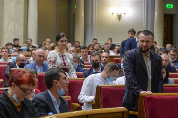 
Депутаты подали более 10 000 правок к "ресурсному" законопроекту о налогах

