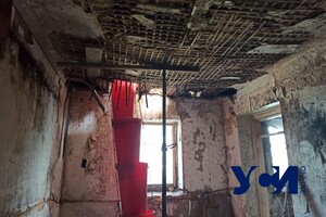 Не выдержал полгода без крыши: в одесском доме Либмана обвалился чердак