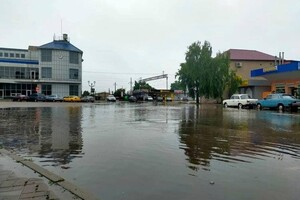 С зонтом в маршрутке и потоп в отделении полиции: что натворила непогода в Одессе