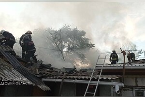 Со вспышками тока: в Одессе тушили опасный пожар