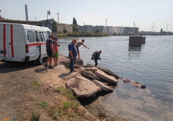 Пытались переплыть водоем: в Одесской области за сутки утонули двое мужчин 