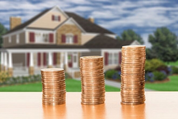 
Украинцы распродают старые дома со скидками: в отличие от новых, их плохо покупают
