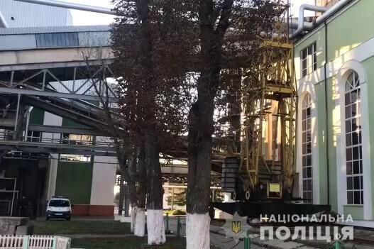 
Взрыв с пострадавшими на сахарном заводе под Киевом: полиция назвала возможную причину
