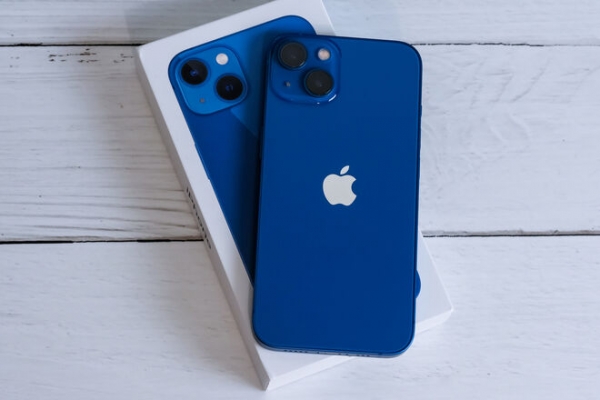 
В Украине стартовали продажи новой модели iPhone
