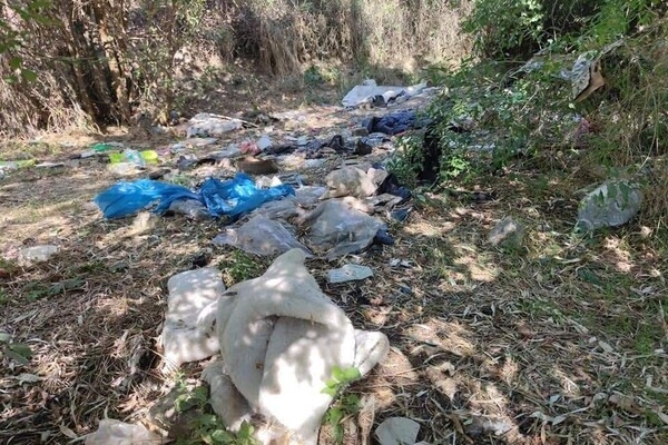 После курортного сезона: на границе Крыжановки и Одессы пытаются убрать тонны мусора