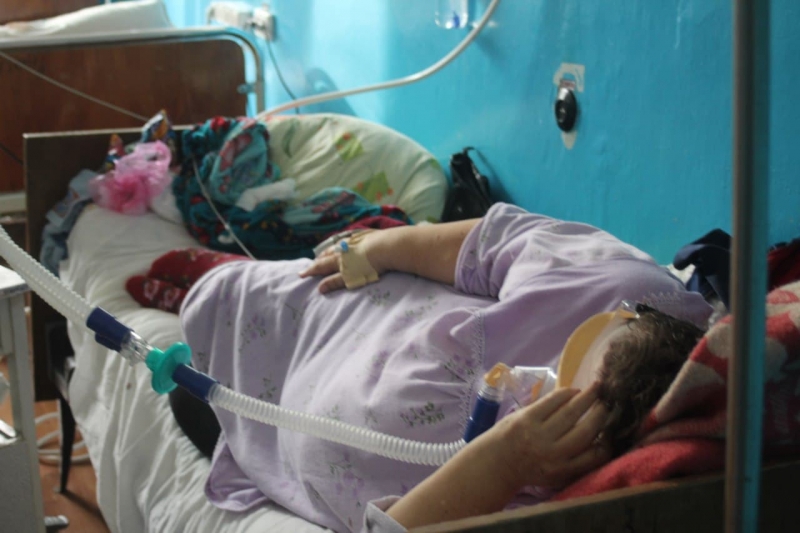 «70-річний чоловік зізнався, що після вакцинації боїться втратити потенцію»: репортаж з пекла — ковідного госпіталю у Полтаві