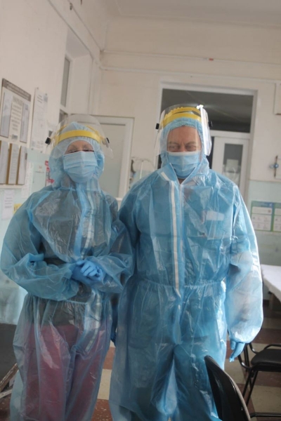«70-річний чоловік зізнався, що після вакцинації боїться втратити потенцію»: репортаж з пекла — ковідного госпіталю у Полтаві