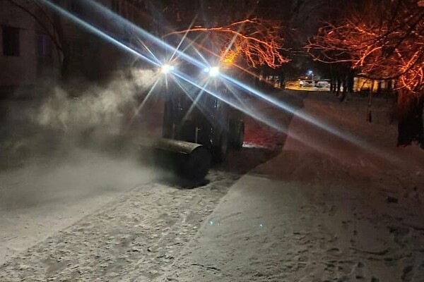Борьба с непогодой продолжается: одесситов просят ограничить перемещения по городу