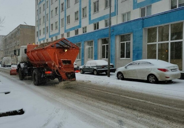 Борьба с непогодой продолжается: одесситов просят ограничить перемещения по городу