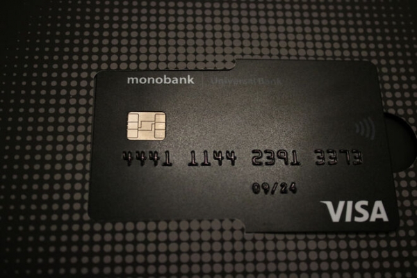 
"Ковидная" тысяча: monobank выплатил клиентам почти полмиллиарда гривен
