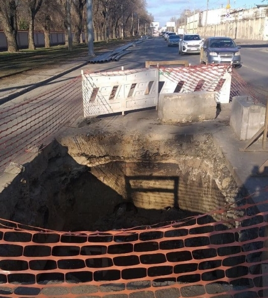Люстдорфская дорога будет разрыта ещё как минимум месяц
