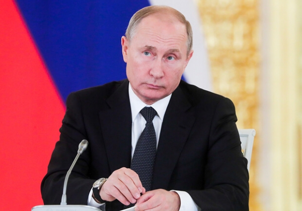 Владимир Путин высказался о политическом убежище для Петра Порошенко в РФ