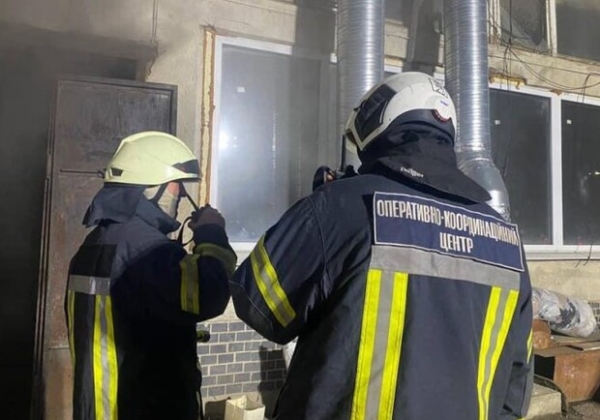 Пожар в цеху на Варненской: пострадавший мужчина мог порезать себя сам