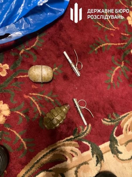 Обшуки у нардепів від ОПЗЖ: вилучено зброю та багато валюти