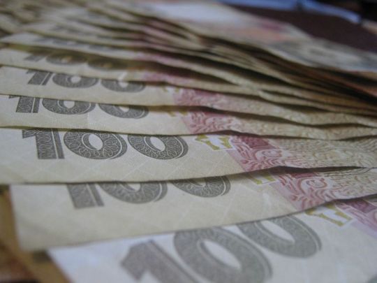 Не до жиру: Кабмін розглядає можливість скорочення соцвиплат з травня