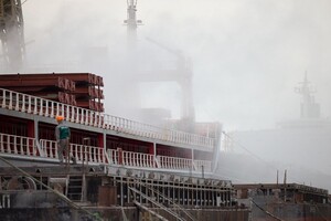 Посещал раненных и наблюдал за загрузкой зерна: что делал Зеленский в Одесской области