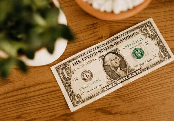 Курс валют в Украине 7 августа 2022: сколько стоит доллар и евро Курс валют в Украине 7 августа 2022: сколько стоит доллар и евро