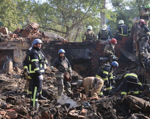 Жертвами обстрілу харківської Салтівки стали 12 людей, розбір завалів триває, — ДСНС