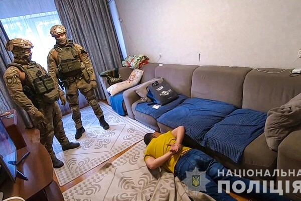 В Одессе полицейские разоблачили отца с сыном, которые подделывали документы для уклонистов