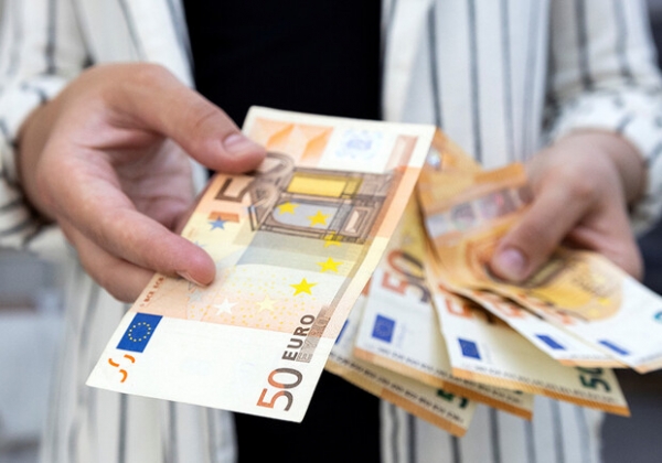 Курс валют в Украине 21 октября 2022: сколько стоит доллар и евро