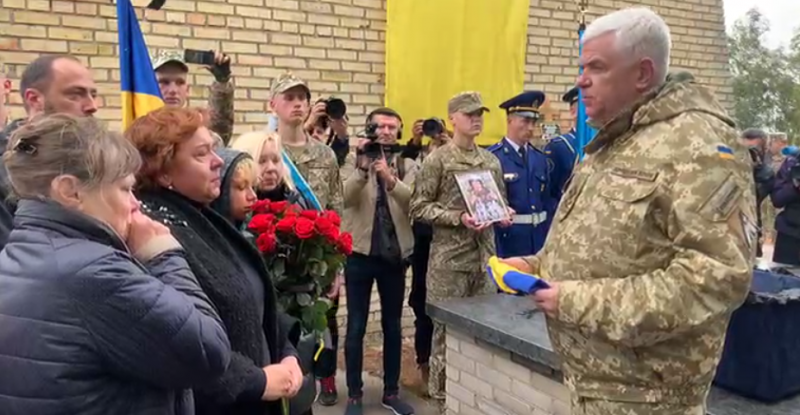 «Його ескадрилья, яку пізніше назвуть „Привид Києва“, наводила жах на ворогів»: легендарного льотчика поховали через декілька місяців після загибелі