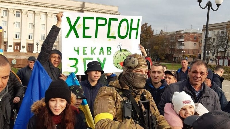 «Я не очікувала, що в нас стільки людей люблять Україну», — мешканка Херсона