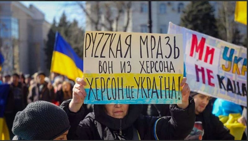 «Я не очікувала, що в нас стільки людей люблять Україну», — мешканка Херсона