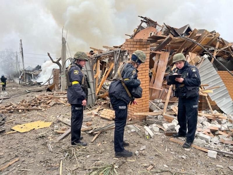 Рашисти завдали ракетного удару по Дніпру, у місті сильна пожежа (фото, відео)