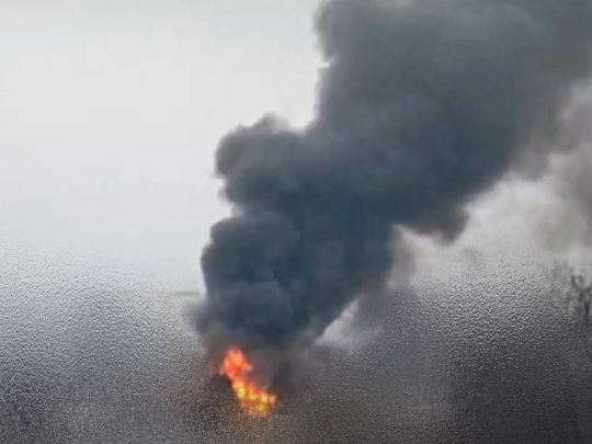 Рашисти завдали ракетного удару по Дніпру, у місті сильна пожежа (фото, відео)