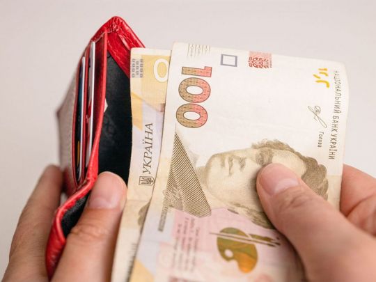 Зарплати українців досягли довоєнного рівня та продовжують зростання, але є важливий нюанс