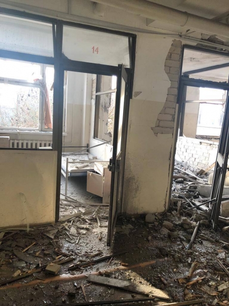 Кривава новорічна ніч у Херсоні: зруйновано лікарню, є жертви (фото)