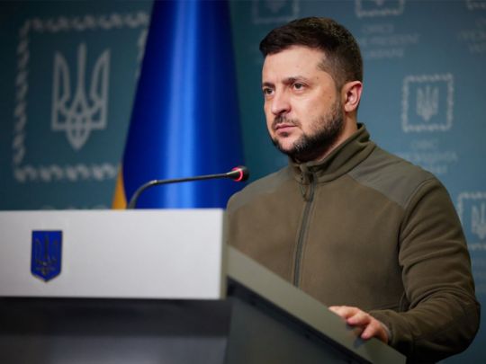 Зеленський має намір у лютому ненадовго виїхати з України: що відомо