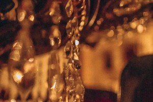 В Одесском оперном театре сняли люстру
