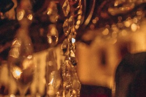 В Одесском оперном театре сняли люстру
