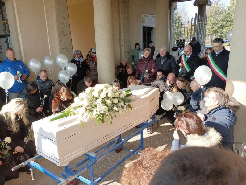 «Яна хвилин 15 билася в агонії у валізі від нестачі кисню»: моторошні подробиці вбивства 23-річної українки її колишнім хлопцем