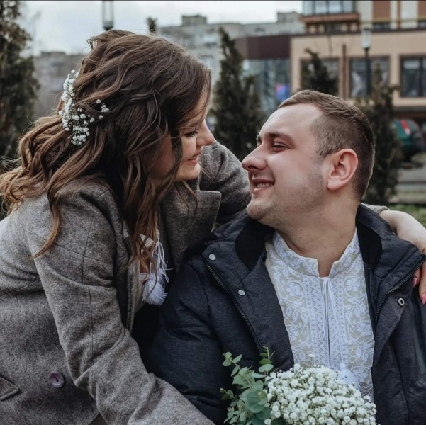 «Командир загинув на місці, у побратима зупинилося серце, а я вижив»: історія війни та кохання «на нулі» бійця з Волині