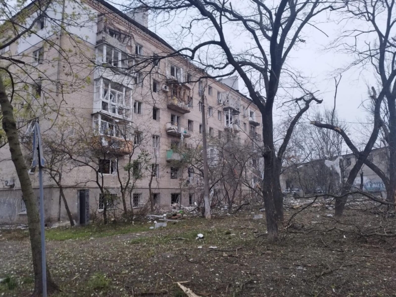 Окупанти вночі вдарили по Миколаєву ракетами: є жертви, багато поранених (фото, відео)