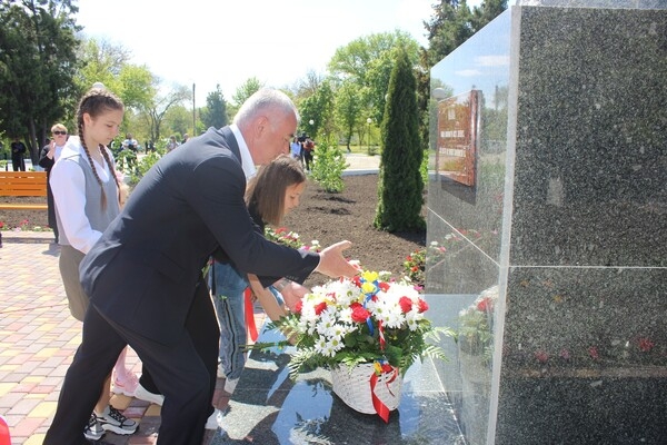 В Одесской области открыли памятник Матери