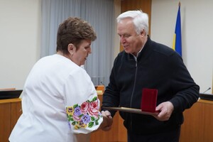 В Одессе "За оборону Украины" наградили волонтеров, предпринимателей и военного 